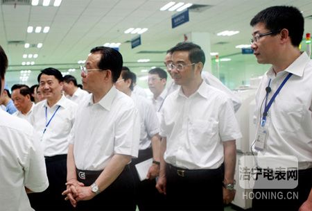 中共中央政治局委員、全國政協副主席王剛視察威勝